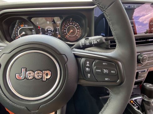 Used 2025 Jeep Wrangler Unlimited Sport AWD/4WD image 42