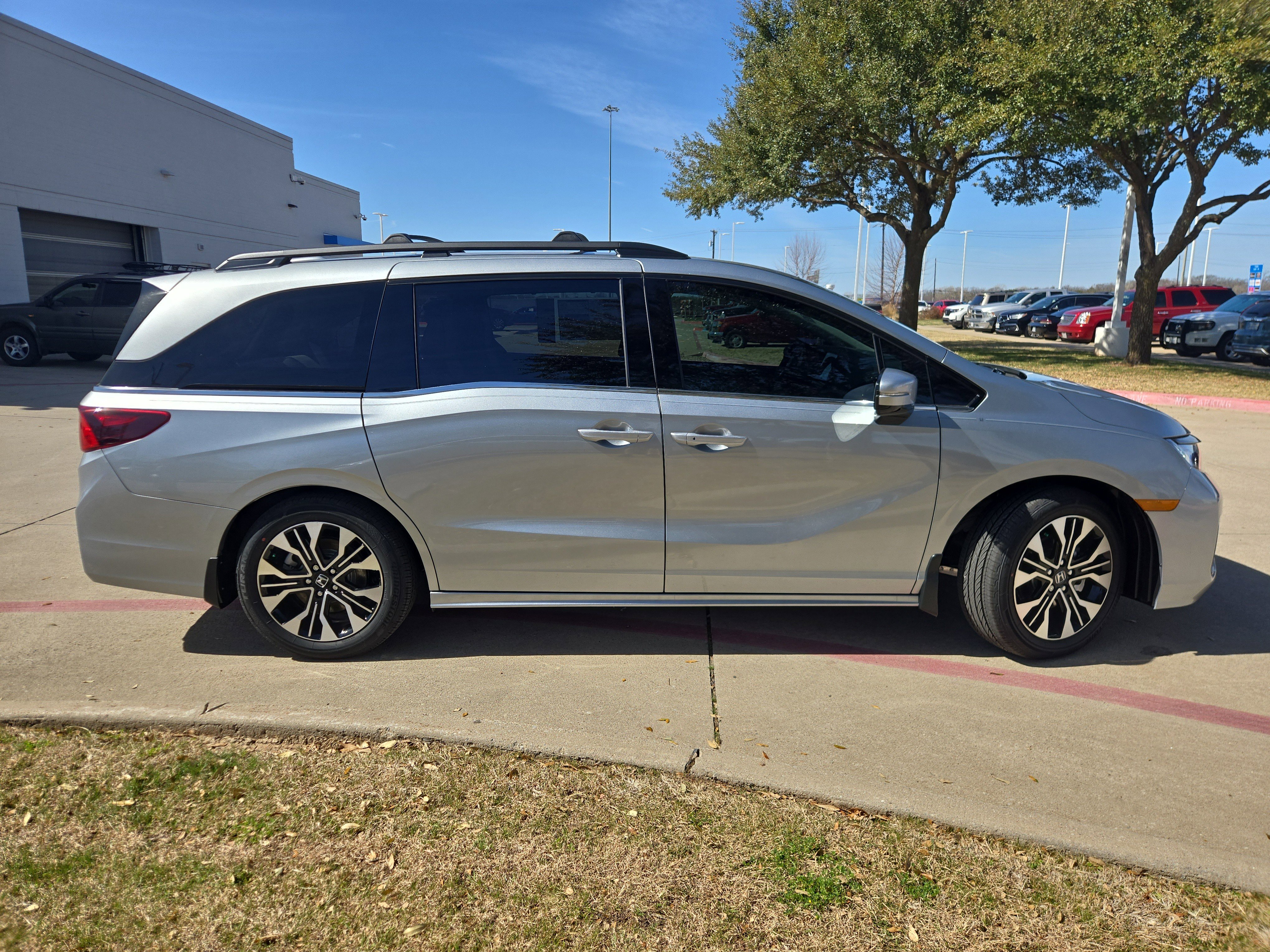 New 2027 Honda Odyssey Elite image 10