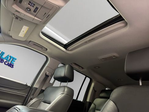 Used 2020 GMC Yukon XL SLT AWD/4WD image 15
