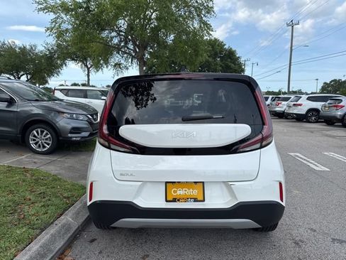 Used 2025 Kia Soul LX w/ LX Technology Package FWD image 6