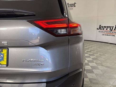 Used 2023 Nissan Rogue Platinum w/ Platinum Premium Package image 36