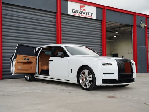 Used 2018 Rolls-Royce Phantom Extended Wheelbase RWD image 11