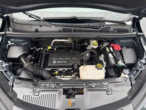 Used 2018 Buick Encore Sport Touring image 19