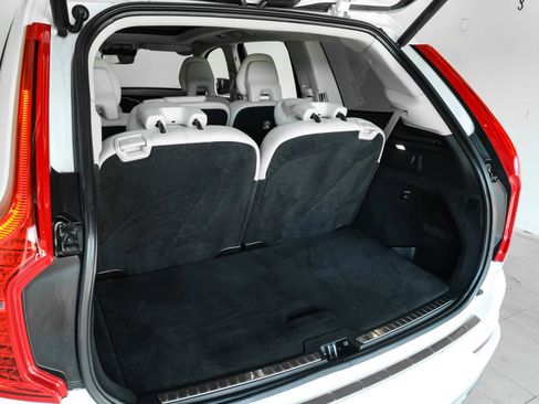 Used 2020 Volvo XC90 T5 Momentum w/ Protection Package Premier FWD image 44