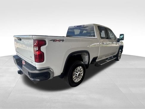 Used 2024 Chevrolet Silverado 2500 LT image 4