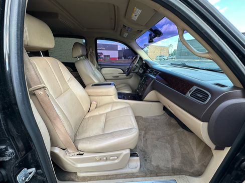 Used 2009 GMC Yukon Denali image 10