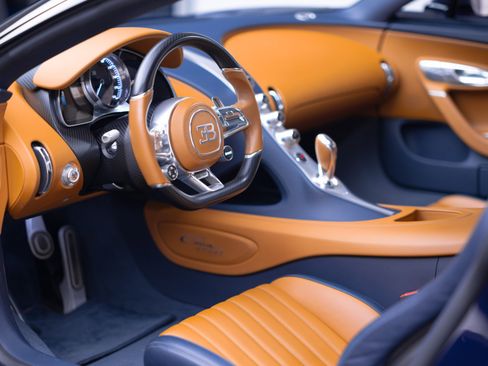 Used 2020 Bugatti Chiron image 10