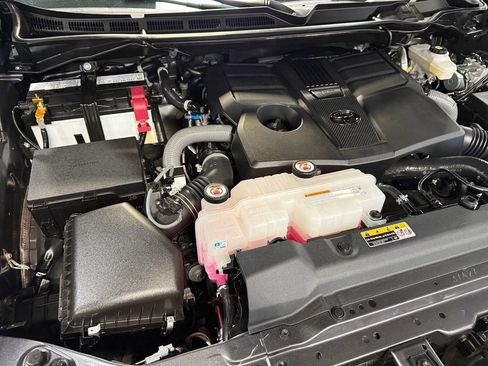 Used 2024 Toyota Tundra SR5 w/ TRD Off-Road Package AWD/4WD image 38