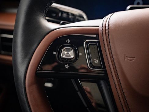 Used 2025 Lincoln Aviator Reserve w/ Equipment Group 201A image 27