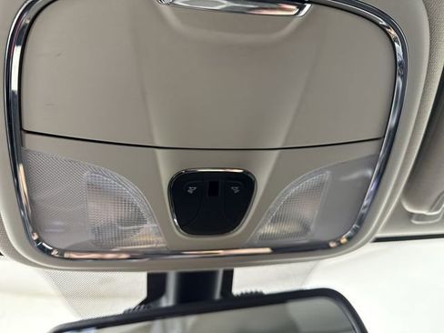 Used 2015 Jeep Cherokee Trailhawk w/ Cold Weather Group AWD/4WD image 9