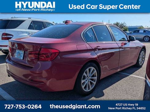 Used 2018 BMW 320i Sedan RWD image 2