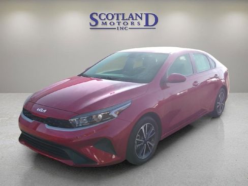 Used 2024 Kia Forte LXS image 2