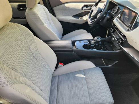 Used 2023 Nissan Rogue SV FWD image 14