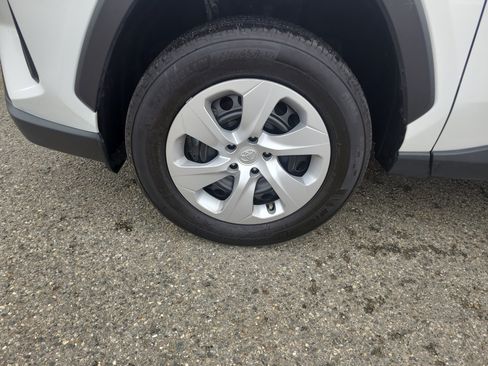 Certified 2025 Toyota RAV4 LE image 9