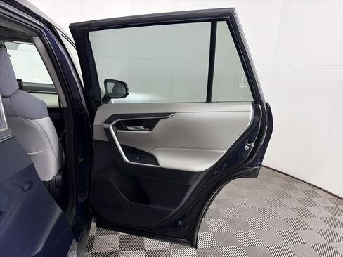 Used 2020 Toyota RAV4 XLE image 38