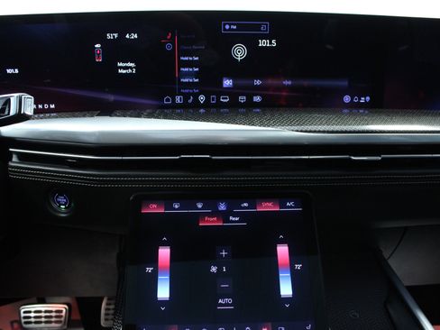 Used 2025 Cadillac Escalade V image 24