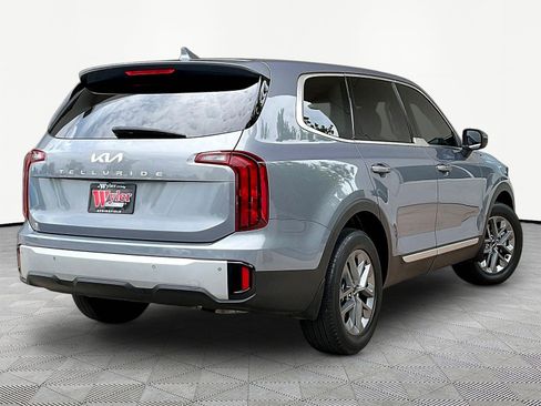 Used 2024 Kia Telluride LX FWD image 6