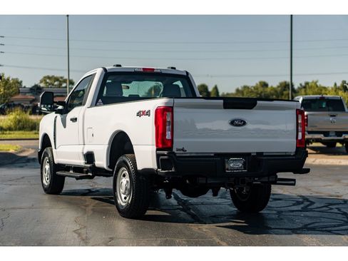 New 2026 Ford F250 XL w/ F-250 >10K GVWR Package AWD/4WD image 3