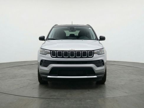 Used 2025 Jeep Compass Limited AWD/4WD image 2