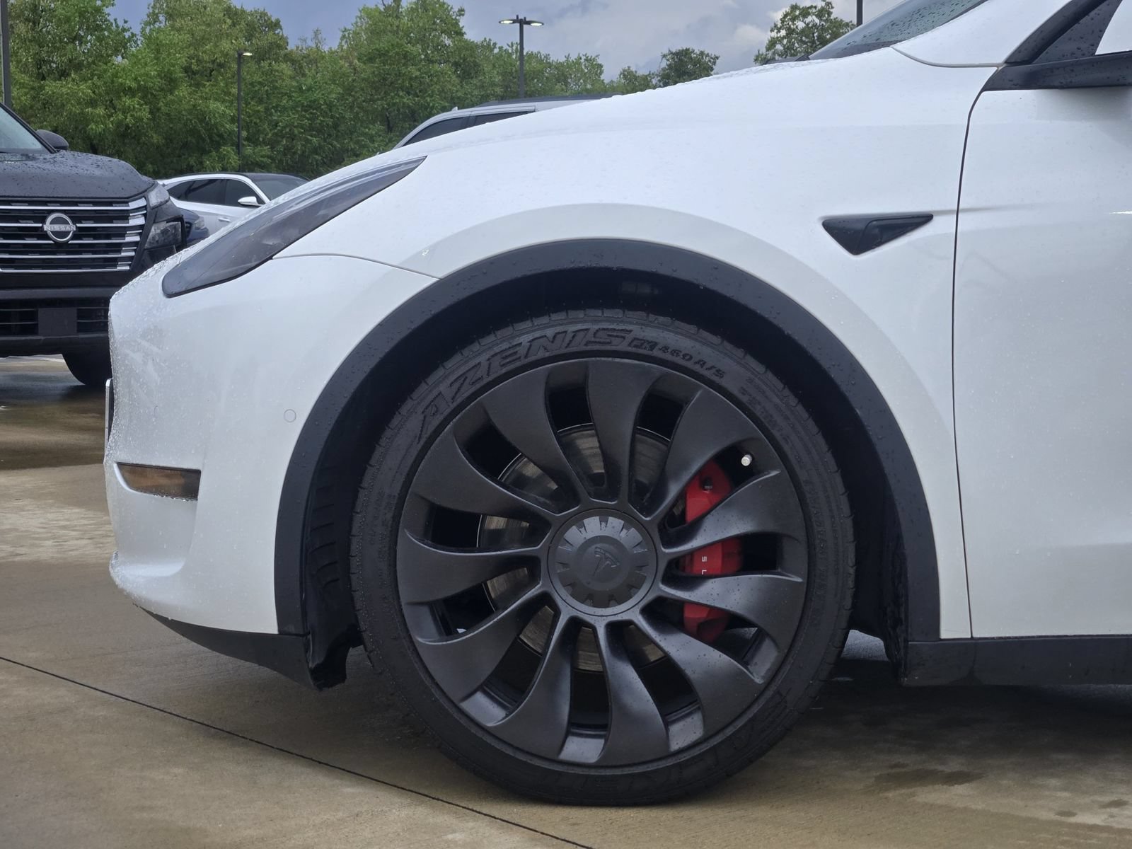 Used 2022 Tesla Model Y Performance AWD/4WD image 9
