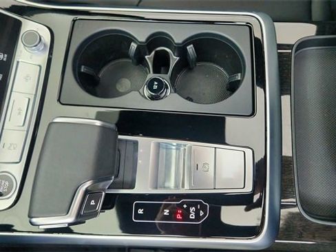 Used 2025 Audi Q8 Prestige w/ Prestige Package image 51