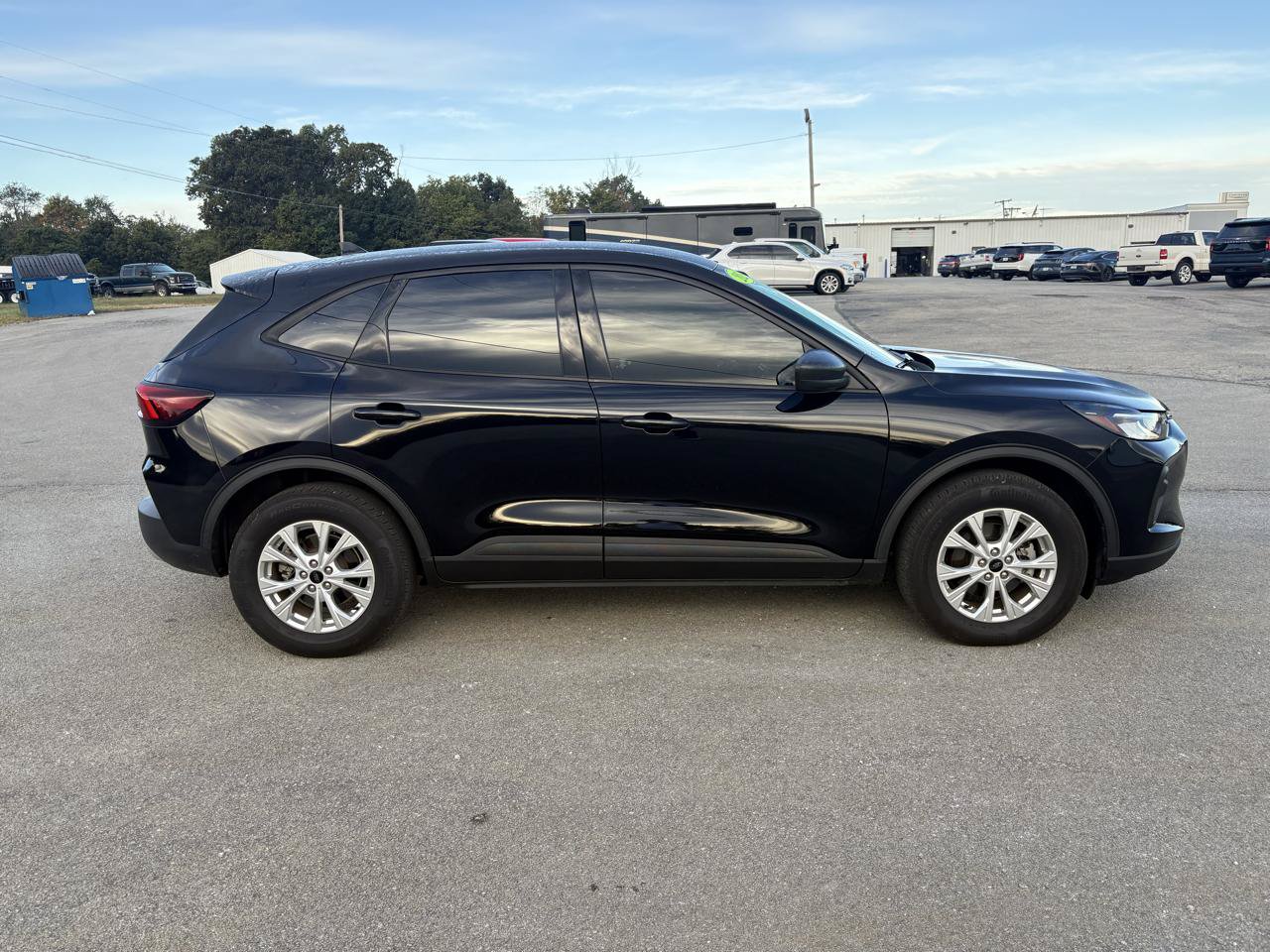 Used 2025 Ford Escape Active w/ Cold Weather Package AWD/4WD image 2