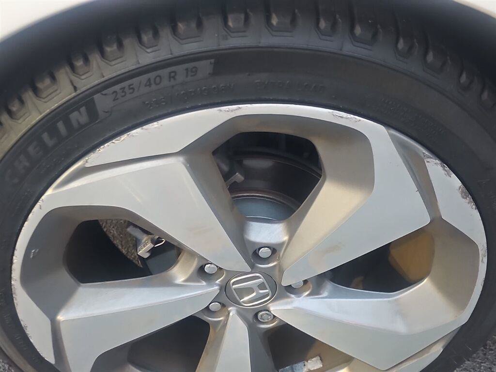 Used 2018 Honda Accord Touring image 4