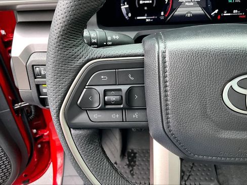 Used 2025 Toyota Tacoma TRD Off-Road image 21