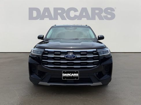 Used 2025 Ford Explorer Active RWD image 2