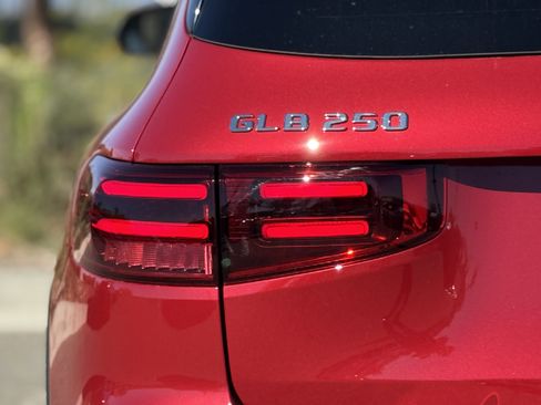 New 2026 Mercedes-Benz GLB 250 image 11