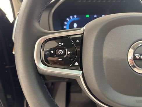 Used 2023 Volvo XC90 B5 Plus w/ Protection Package Premier image 9