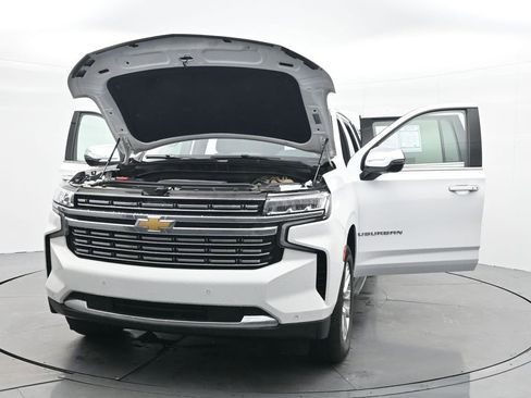 Used 2023 Chevrolet Suburban Premier image 34
