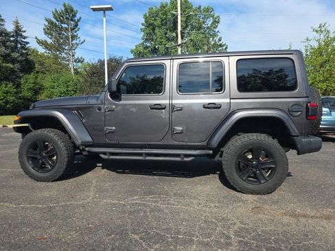 Used 2020 Jeep Wrangler Unlimited Sahara AWD/4WD image 5