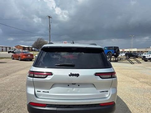 Used 2022 Jeep Grand Cherokee L Limited w/ Luxury Tech Group II image 7