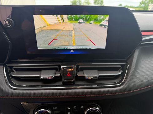 Used 2025 Chevrolet TrailBlazer RS w/ Convenience Package FWD image 17