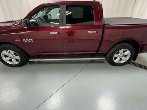Used 2017 RAM 1500 Classic SLT w/ SLT Plus D￩cor Group AWD/4WD image 5