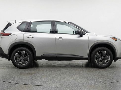 Used 2025 Nissan Rogue SV AWD/4WD image 11