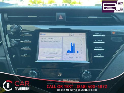 Used 2019 Toyota Camry SE FWD image 15
