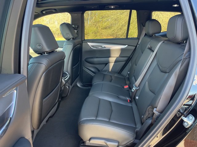 New 2025 Cadillac XT6 Luxury FWD image 37