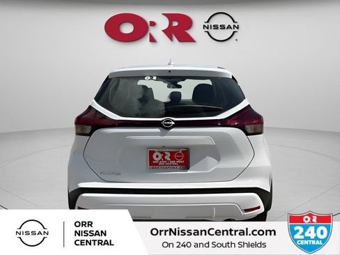 Used 2025 Nissan Kicks Play S FWD image 4