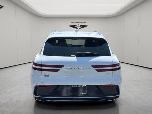 Used 2026 Genesis GV70 2.5T Select image 4