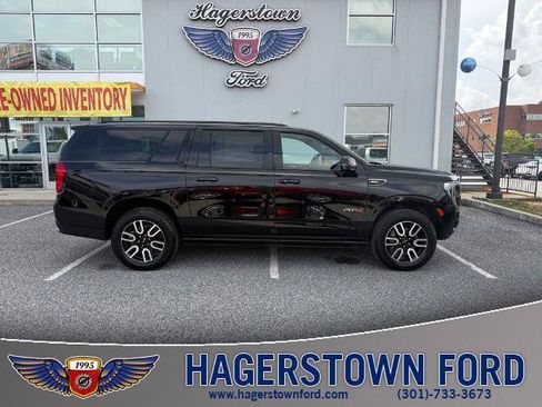 Used 2024 GMC Yukon XL AT4 w/ Technology Package AWD/4WD image 1