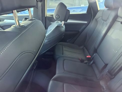 Used 2025 Audi Q5 2.0T Premium image 15