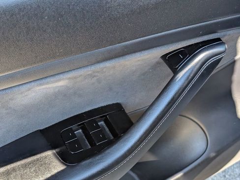 Used 2019 Tesla Model 3 Long Range image 29