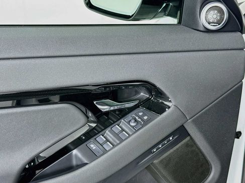 New 2026 Land Rover Range Rover Evoque Hoxton AWD/4WD image 18