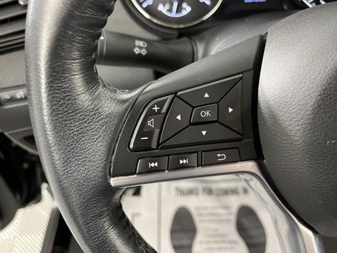 Used 2019 Nissan Rogue SV w/ Premium Package FWD image 19