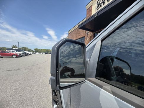 Used 2019 Ford F150 Lariat RWD image 19