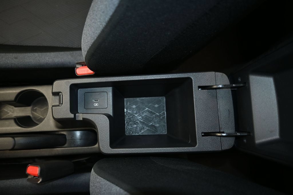 Used 2025 Nissan Versa SV FWD image 19