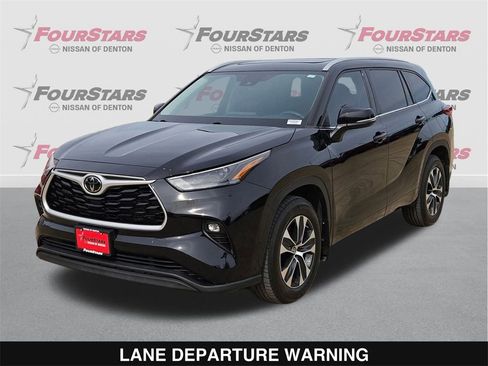 Used 2022 Toyota Highlander XLE image 9