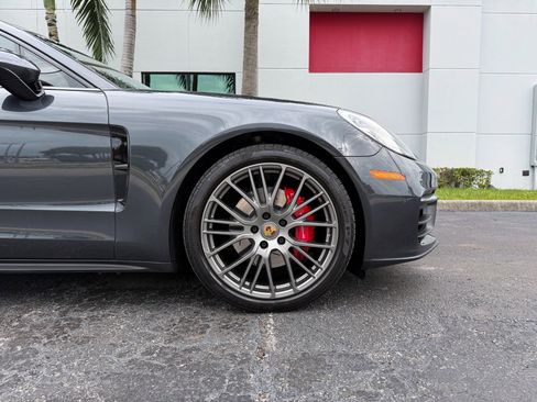 Used 2022 Porsche Panamera 4S image 3